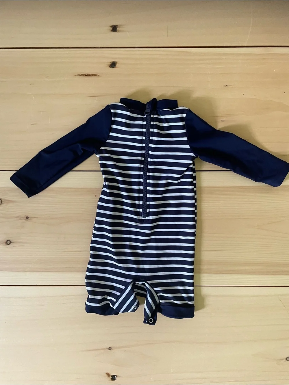 N/A navy white